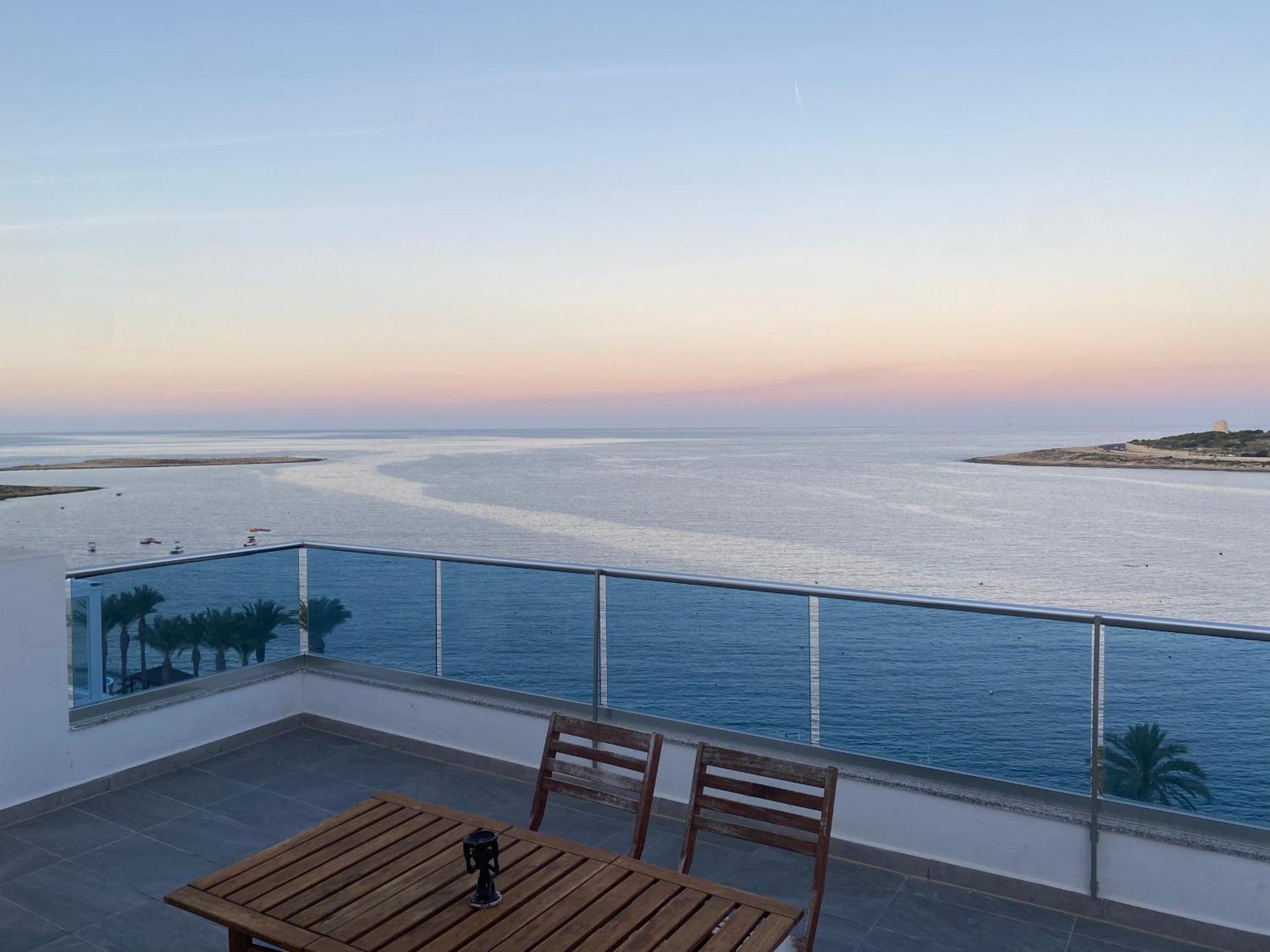 Sunrise Bay Apartments - Frontline Sea Views Сент-Полс-Бей Экстерьер фото
